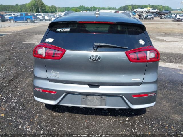 KNDCB3LC8H5039903 KIA NIRO LX
