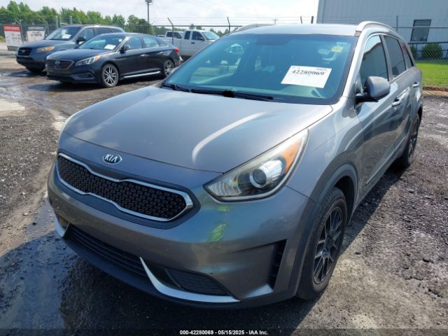 KNDCB3LC8H5039903 KIA NIRO LX