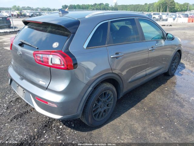 KNDCB3LC8H5039903 KIA NIRO LX