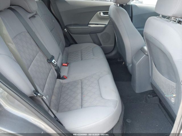KNDCB3LC8H5039903 KIA NIRO LX