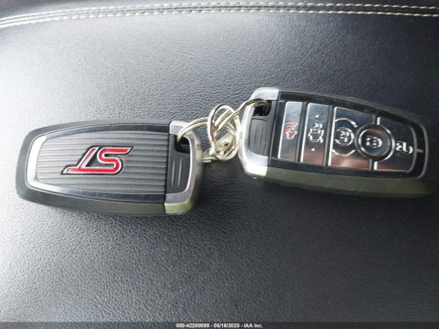 2FMPK4AP8KBB38412 Ford EDGE ST
