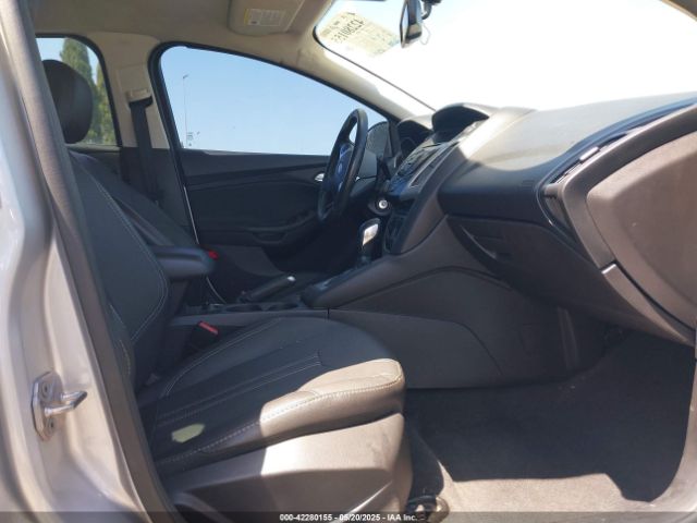 1FADP3K28EL254693 Ford FOCUS SE