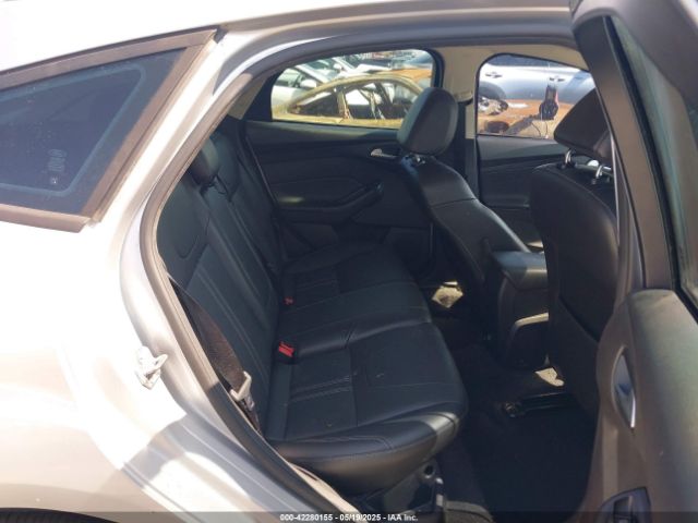 1FADP3K28EL254693 Ford FOCUS SE