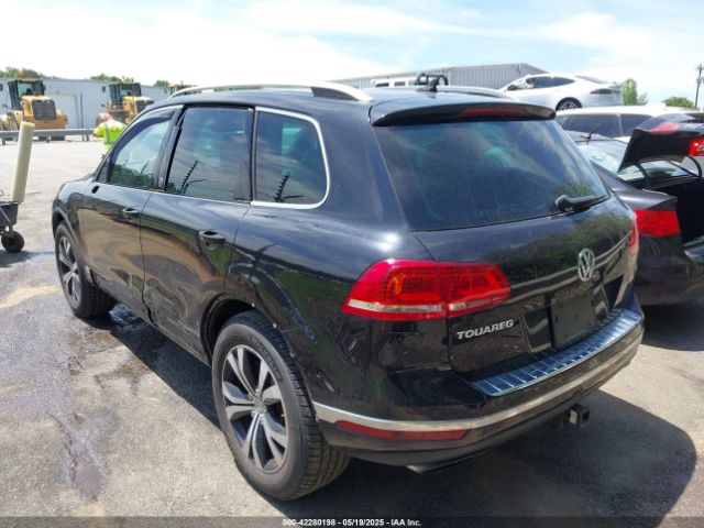WVGRF7BP9HD001737 Volkswagen Touareg V6 Wolfsburg Edition