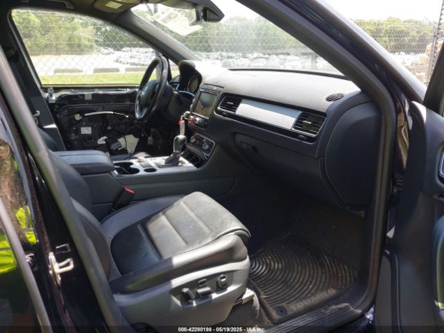 WVGRF7BP9HD001737 Volkswagen Touareg V6 Wolfsburg Edition
