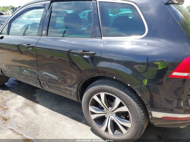 WVGRF7BP9HD001737 Volkswagen Touareg V6 Wolfsburg Edition