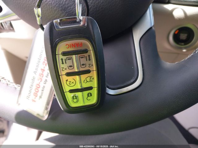 2023 CHRYSLER PACIFICA HYBRID 2C4RC1L73PR522988 Photo 10