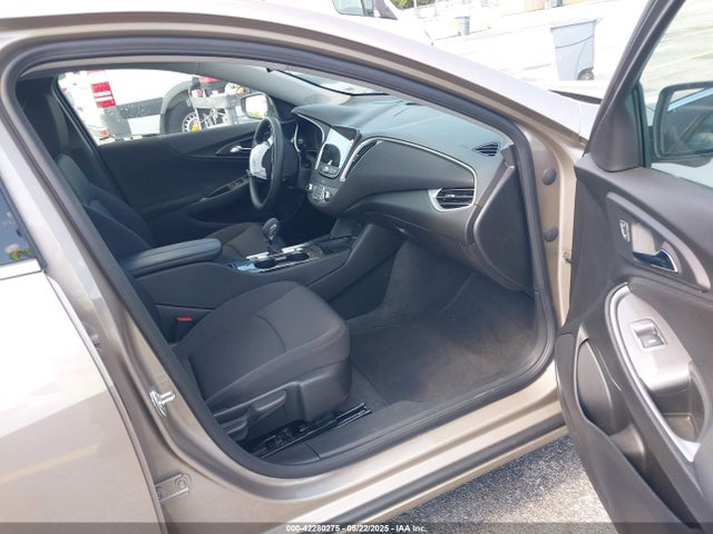 1G1ZD5ST9SF136877 Chevrolet Malibu Fwd 1lt