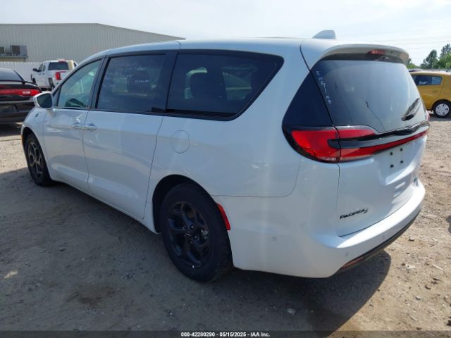 2022 CHRYSLER PACIFICA HYBRID 2C4RC1S74NR179980 Photo 2