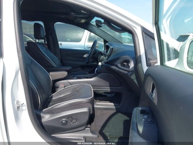 2022 CHRYSLER PACIFICA HYBRID 2C4RC1S74NR179980 Photo 4