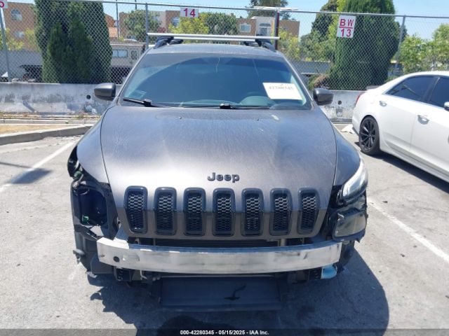 1C4PJLCXXJD588361 Jeep Cherokee Latitude Tech Connect Fwd