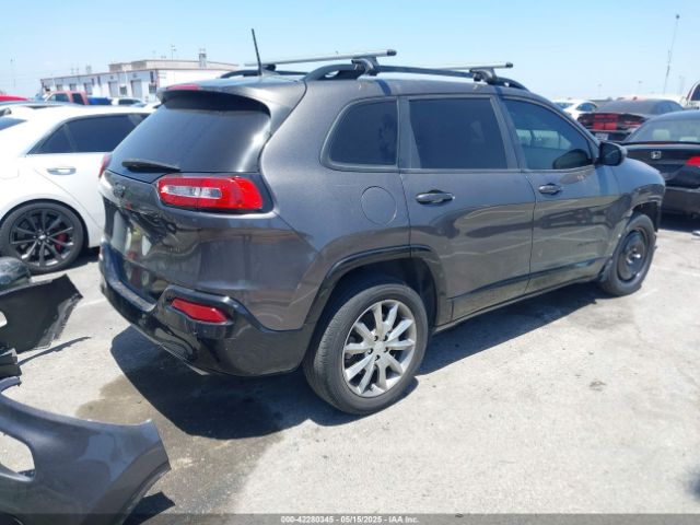 1C4PJLCXXJD588361 Jeep Cherokee Latitude Tech Connect Fwd