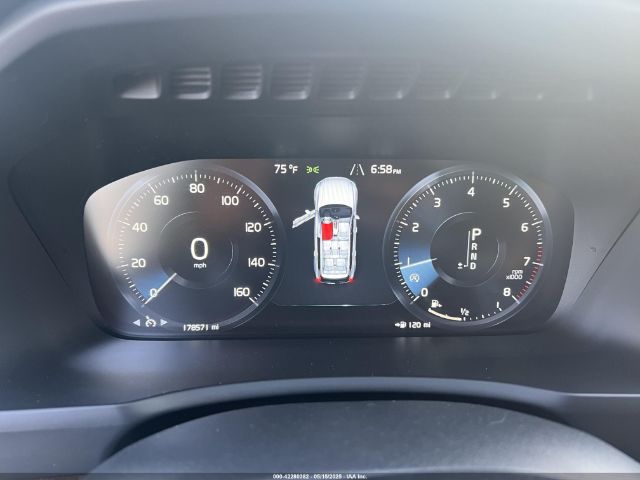 YV4A22PKXG1078160 Volvo Xc90 T6 Momentum