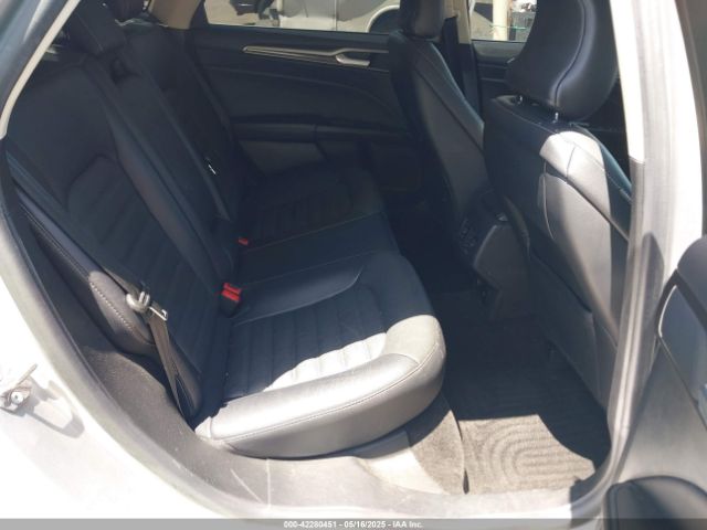 3FA6P0PU9JR187261 Ford Fusion Energi Se Luxury