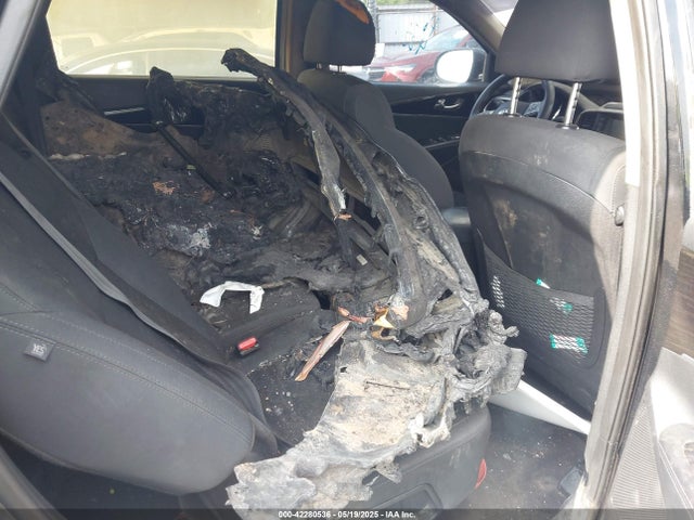 Продажа на аукционе авто 2019 Kia Sorento 2.4l L, vin: 5XYPG4A31KG579362, номер лота: 42280536
