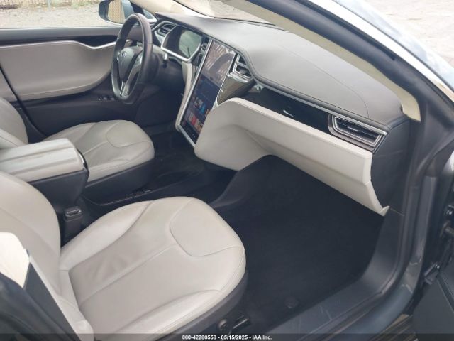 2013 TESLA MODEL S 5YJSA1CN5DFP21635 Photo 4