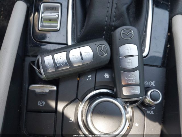 3MZBN1W38JM188702 Mazda Mazda3 Grand Touring