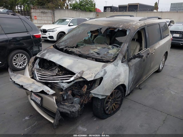 Toyota 2gr-fks 2015 5TDYK3DC5FS545345 Image 2