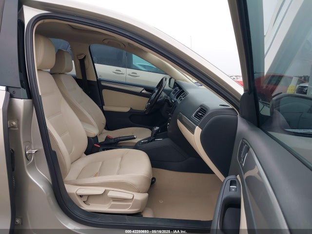 3VWD67AJ6GM323098 Volkswagen 1.4t