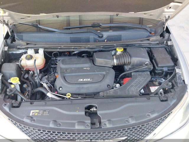 2C4RC1BGXHR529987 Chrysler Pacifica Touring-l