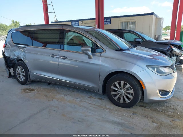 2C4RC1BGXHR529987 Chrysler Pacifica Touring-l