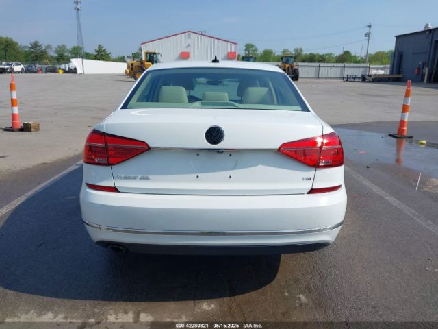 1VWCT7A37GC066119 Volkswagen Passat 1.8t Sel