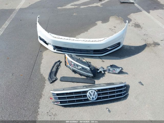 1VWCT7A37GC066119 Volkswagen Passat 1.8t Sel