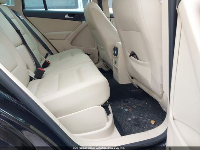 WVGBV7AX9FW520830 Volkswagen Tiguan Sel