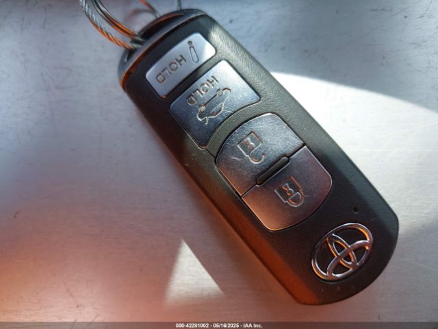3MYDLBYV3JY326100 Toyota YARIS IA