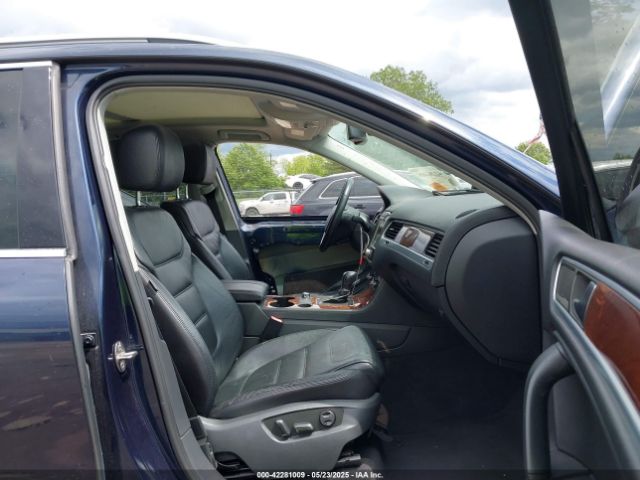 2011 VOLKSWAGEN TOUAREG WVGFF9BP0BD002958 Photo 4