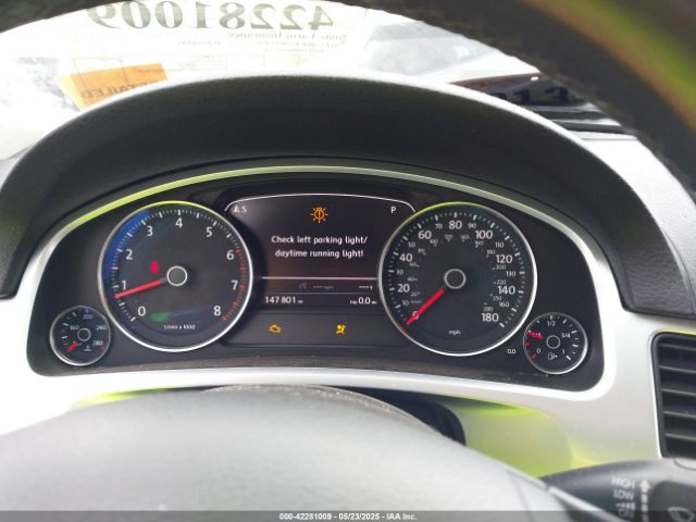 2011 VOLKSWAGEN TOUAREG WVGFF9BP0BD002958 Photo 6