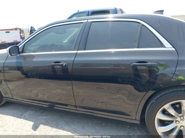 Chrysler 300 Touring 2018 2C3CCAAG7JH342245 Image 14