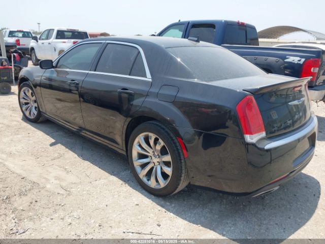 2018 CHRYSLER 300 2C3CCAAG7JH342245 Photo 2