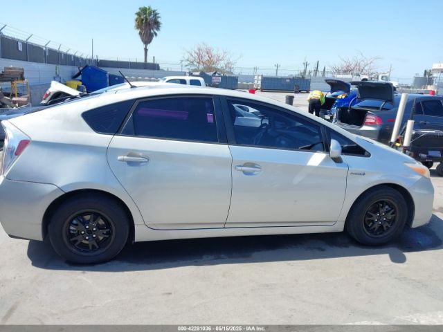 JTDKN3DU1F1986165 Toyota Prius Two
