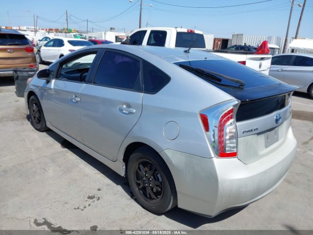 JTDKN3DU1F1986165 Toyota Prius Two