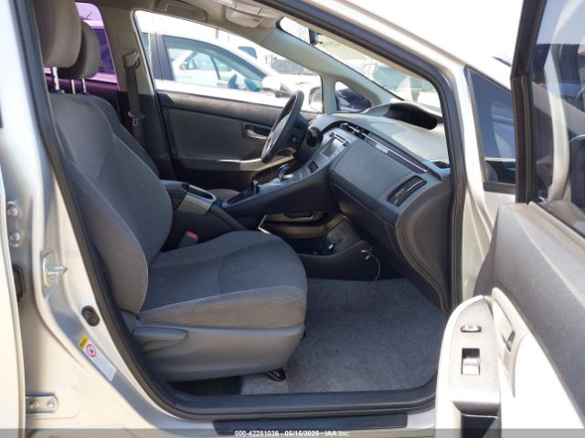 JTDKN3DU1F1986165 Toyota Prius Two