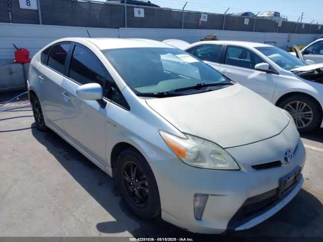 JTDKN3DU1F1986165 Toyota Prius Two