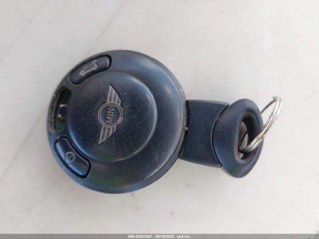 2010 MINI COOPER S WMWMF7C51ATW89883 Photo 10