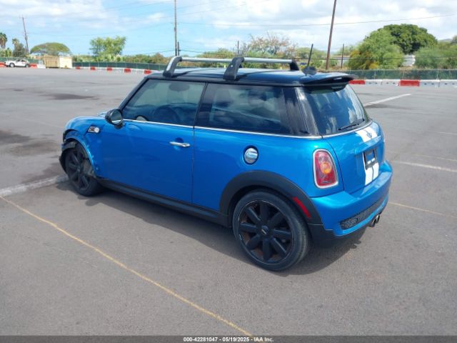 2010 MINI COOPER S WMWMF7C51ATW89883 Photo 2