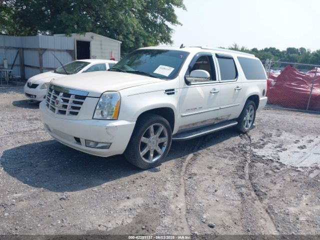 2008 CADILLAC ESCALADE ESV 1GYFK668X8R172753 Photo 1
