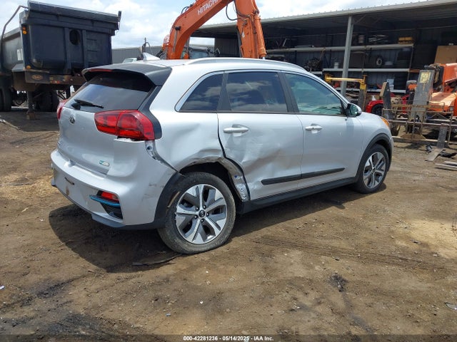 KNDCC3LG9L5076385 KIA 2020