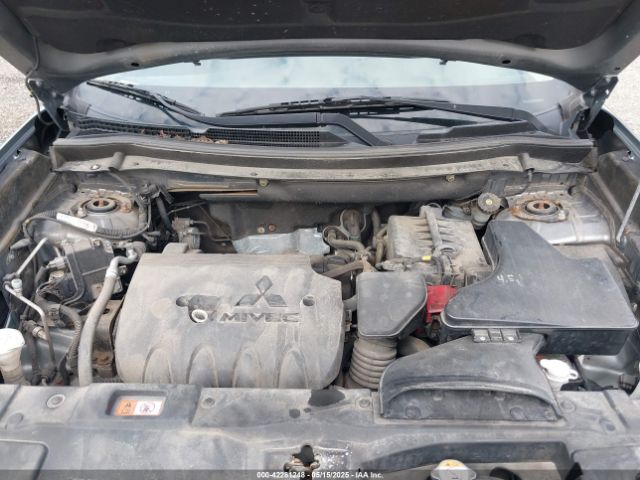 JA4AZ3A31GZ025252 Mitsubishi Outlander Es