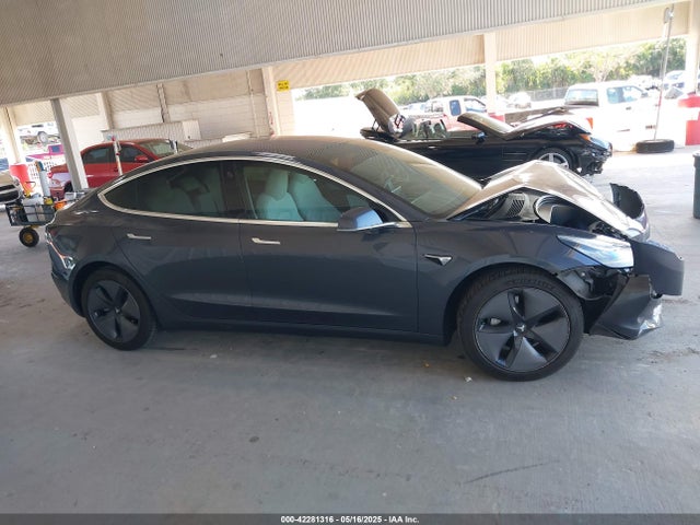 Tesla MODEL 3 2018 5YJ3E1EB6JF134836 Image 13
