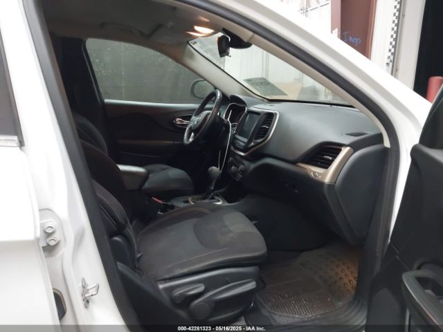 1C4PJLCB7GW342904 Jeep Cherokee Latitude