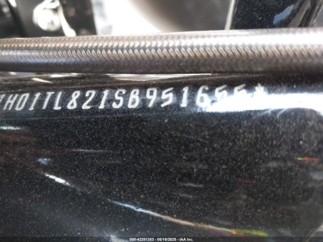 2025 HARLEY-DAVIDSON FLTRXSTSE 1HD1TL821SB951655 Photo 9