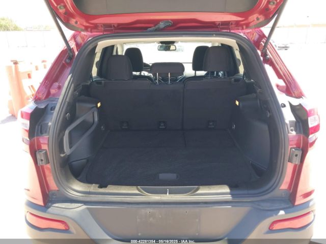 1C4PJMCB6FW714883 Jeep Cherokee Latitude