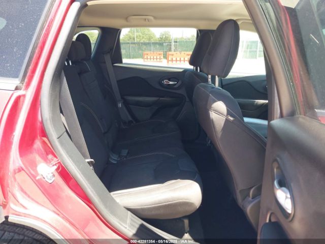 1C4PJMCB6FW714883 Jeep Cherokee Latitude