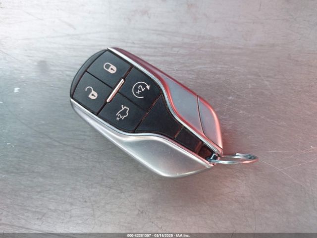 2019 MASERATI LEVANTE ZN661ZUA9KX332851 Photo 10