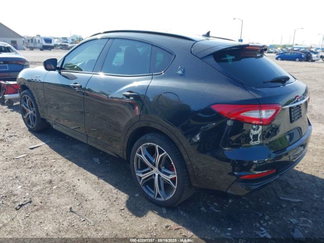 2019 MASERATI LEVANTE ZN661ZUA9KX332851 Photo 2