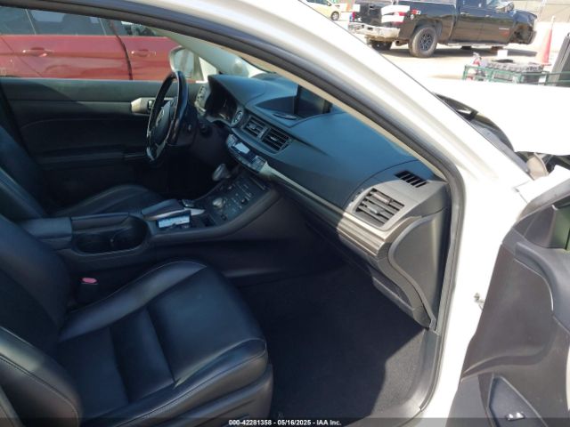 JTHKD5BH2G2274942 Lexus CT 200H